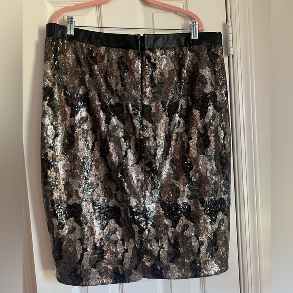 Lane Bryant Sequin Camo Print Skirt Size 20 - Picture 4 of 8